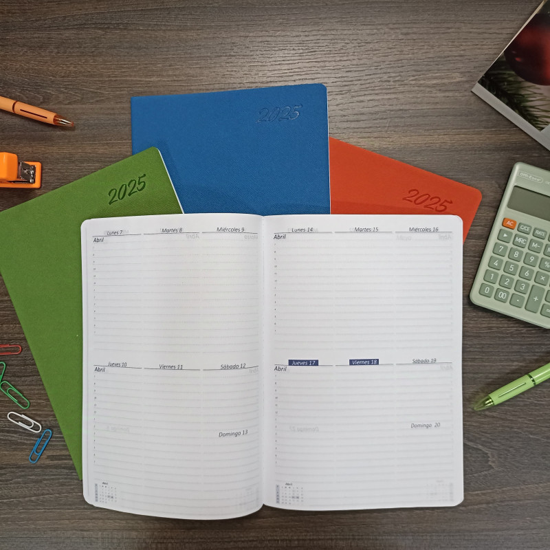 Planner Semanal 2025 con Festivos de Colombia - Cuero Sintético 16.5x24 cm